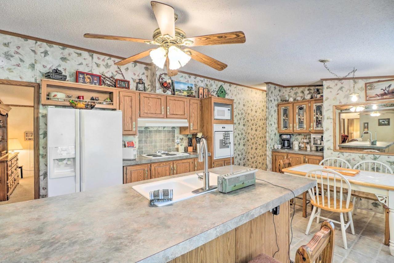 Greers Ferry Getaway With Deck And Lake Access! Fairfield Bay Exterior photo